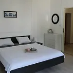 & Room's Anni