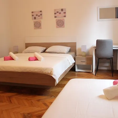Guest house Apartment & Room'S Anni 3*