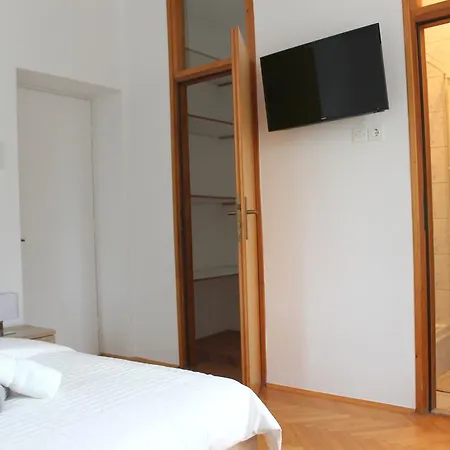 Apartment & Room'S Anni
