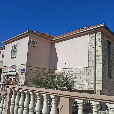 Guest house Apartment & Room'S Anni 3*