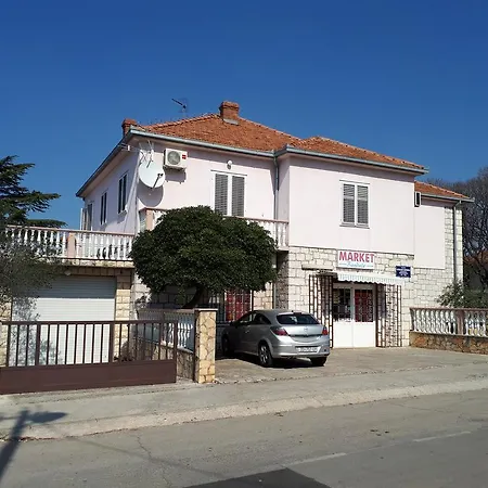 Guest house Apartment & Room'S Anni 3*
