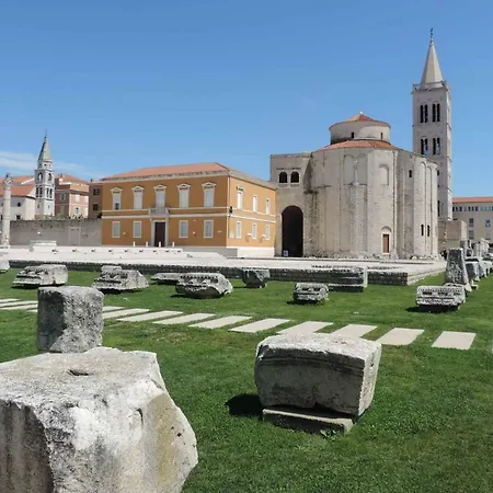 & Room's Anni Πανσιόν