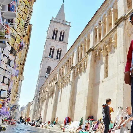 & Room's Anni 3* Ζαντάρ