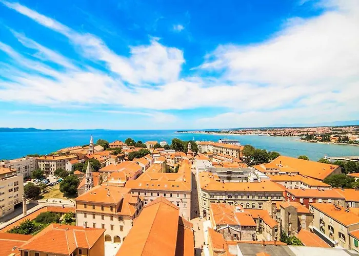 & Room's Anni 3* זאדאר